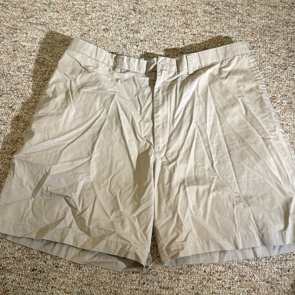 Haggar Cargo / Golf Shorts - Picture 1 of 3